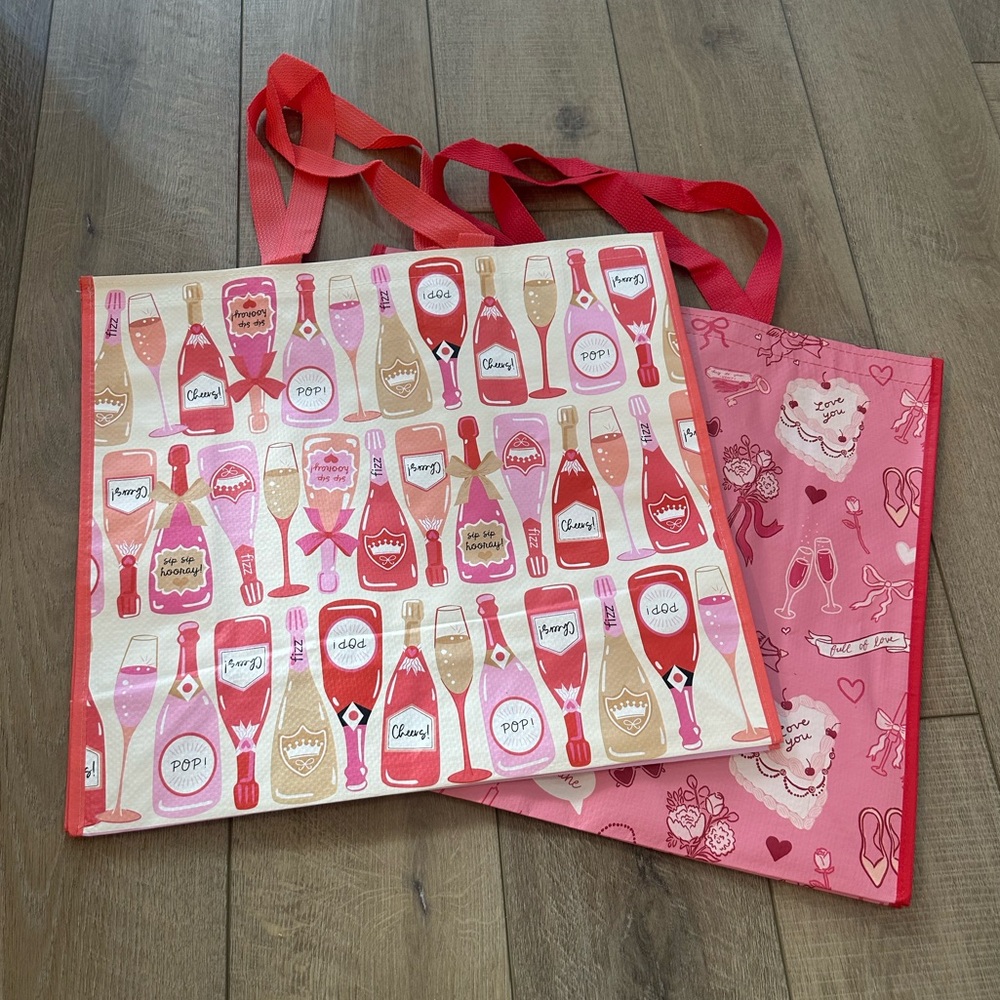 Homegoods TJMaxx Marshalls Valentines Day & Champagne Print Bags Set of 2 NWOT